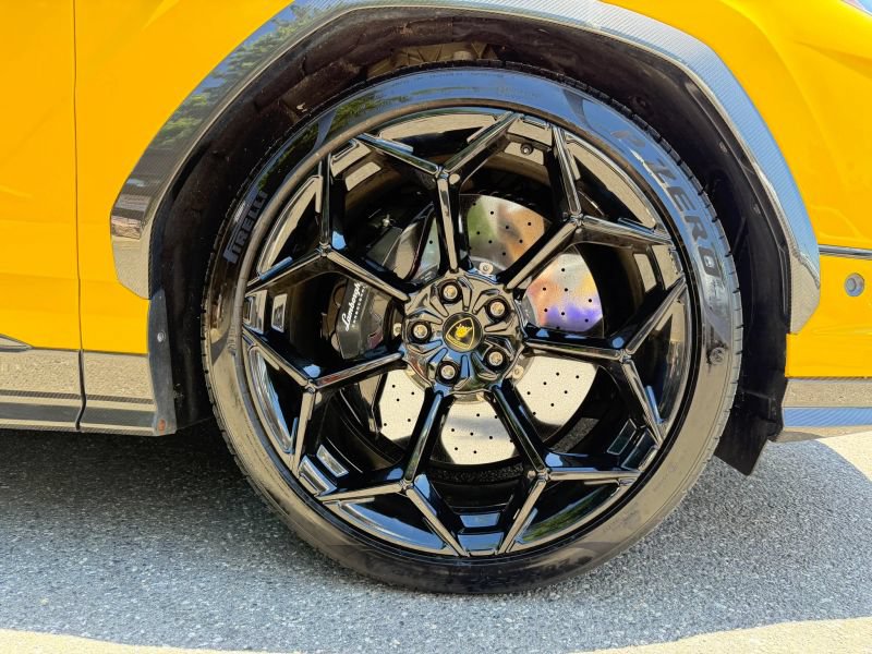 Used 2023 Lamborghini Urus Performante AWD/4WD image 39