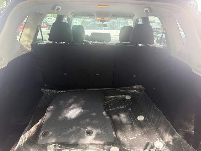 Used 2023 Nissan Rogue S AWD/4WD image 16