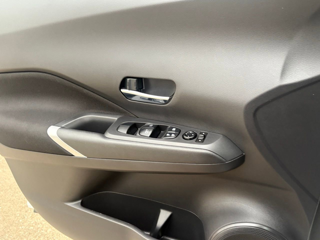 Certified 2023 Nissan Kicks SV FWD image 30