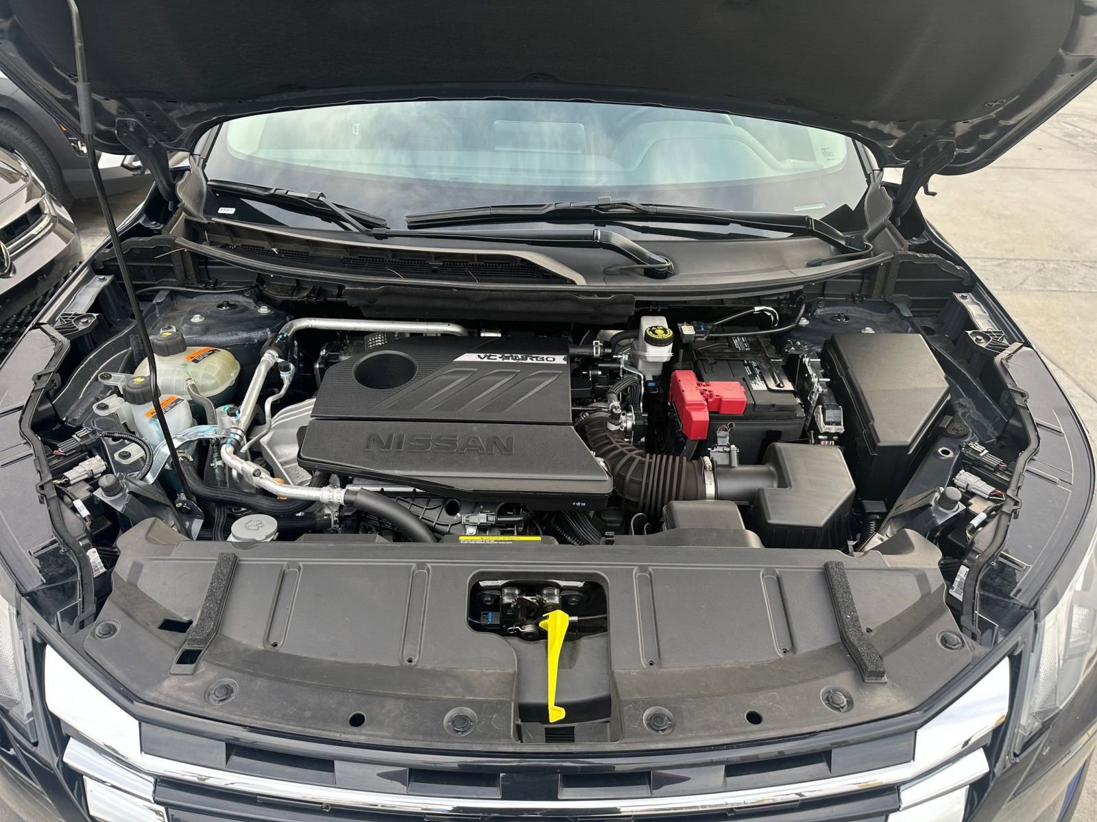 Used 2025 Nissan Rogue SV image 32