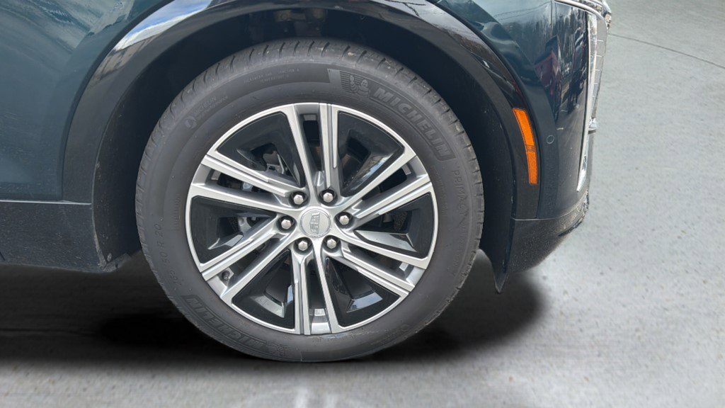 Certified 2025 Cadillac Lyriq Luxury AWD/4WD image 16