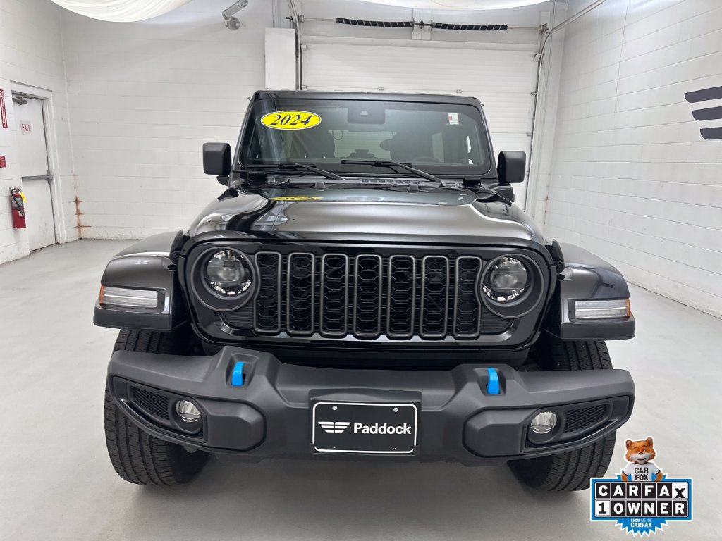 Used 2024 Jeep Wrangler Unlimited w/ Convenience Group AWD/4WD image 2