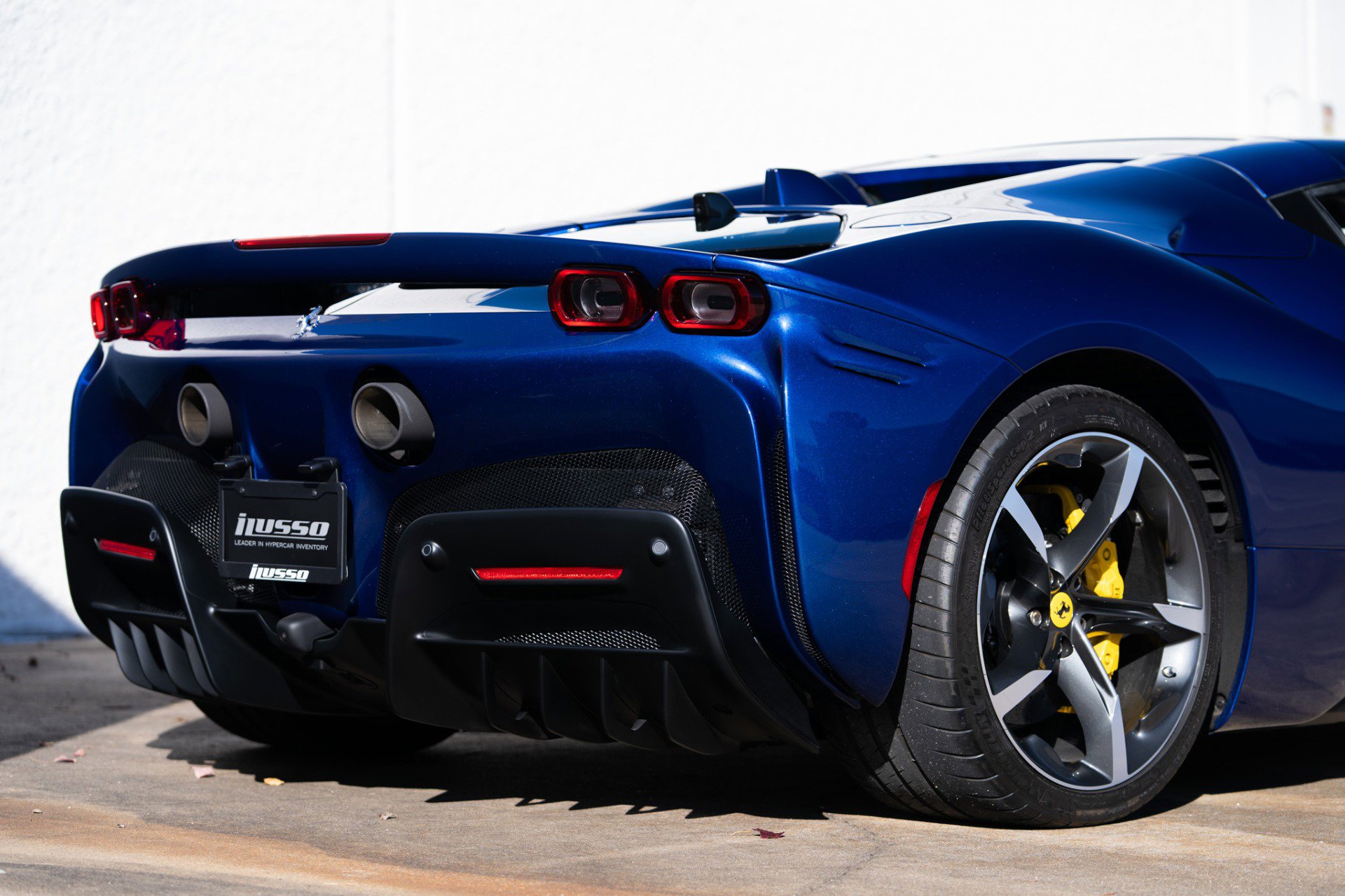 Used 2025 Ferrari SF90 Spider image 23