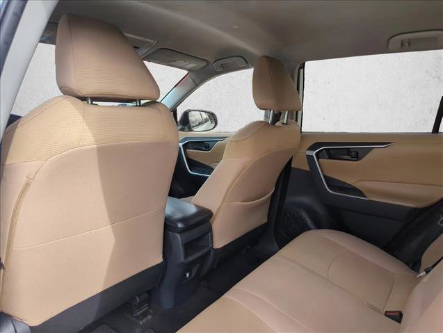 Used 2019 Toyota RAV4 LE image 12