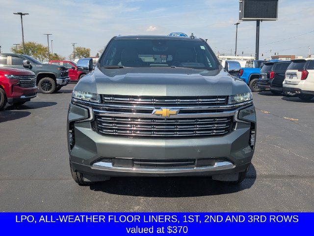 Used 2024 Chevrolet Suburban Premier w/ Premium Package AWD/4WD image 2