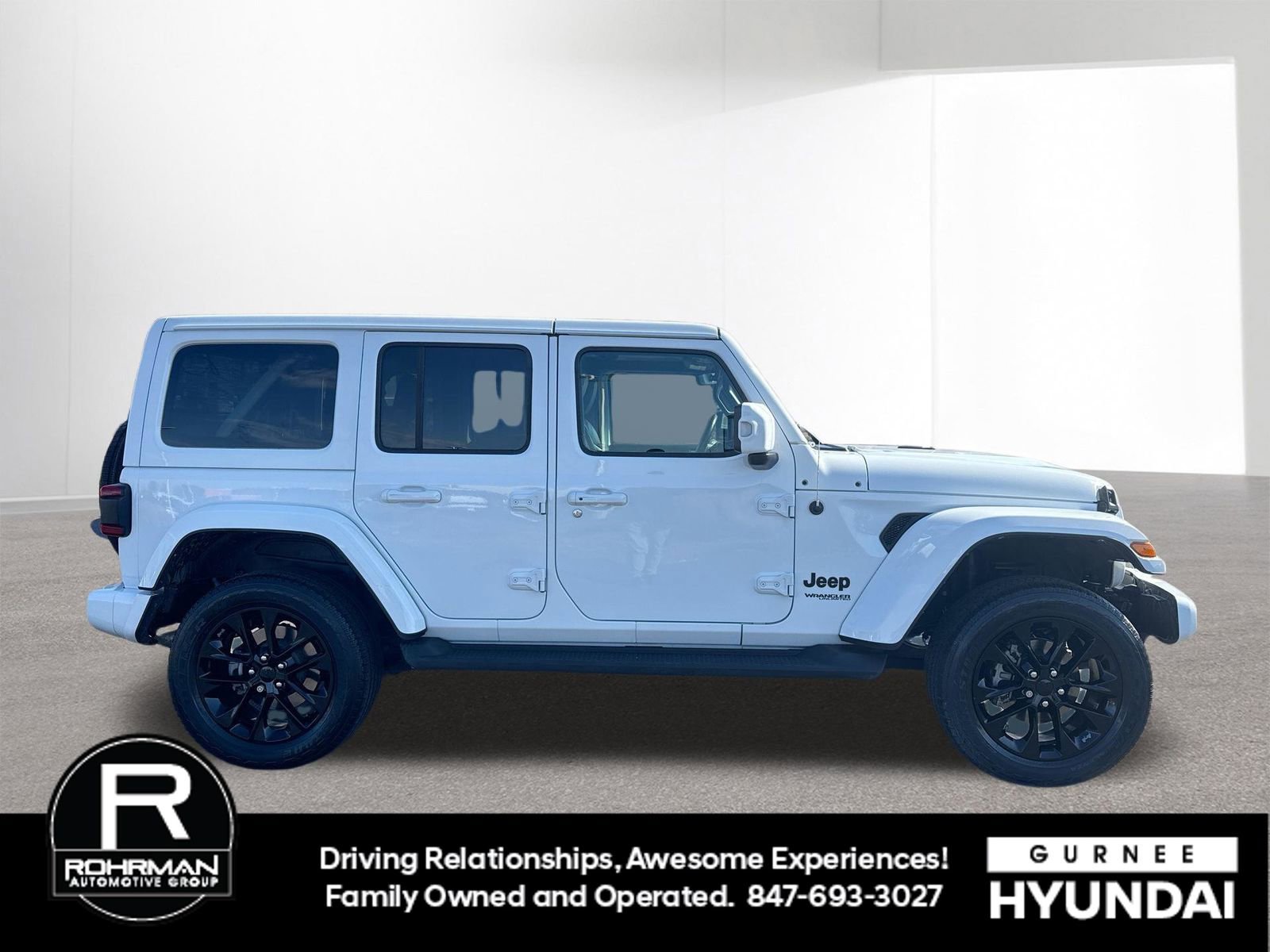 Used 2022 Jeep Wrangler Unlimited Sahara image 11