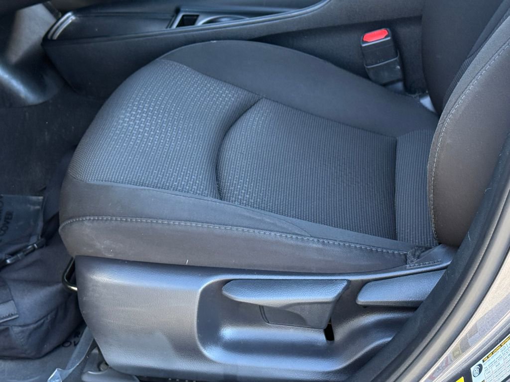 Used 2022 Toyota Prius LE image 17