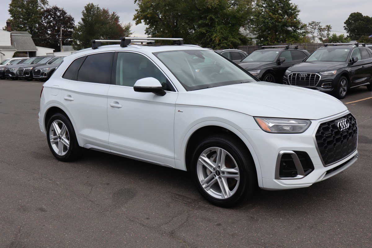 Used 2022 Audi Q5 e Premium Plus w/ Premium Plus Package image 3