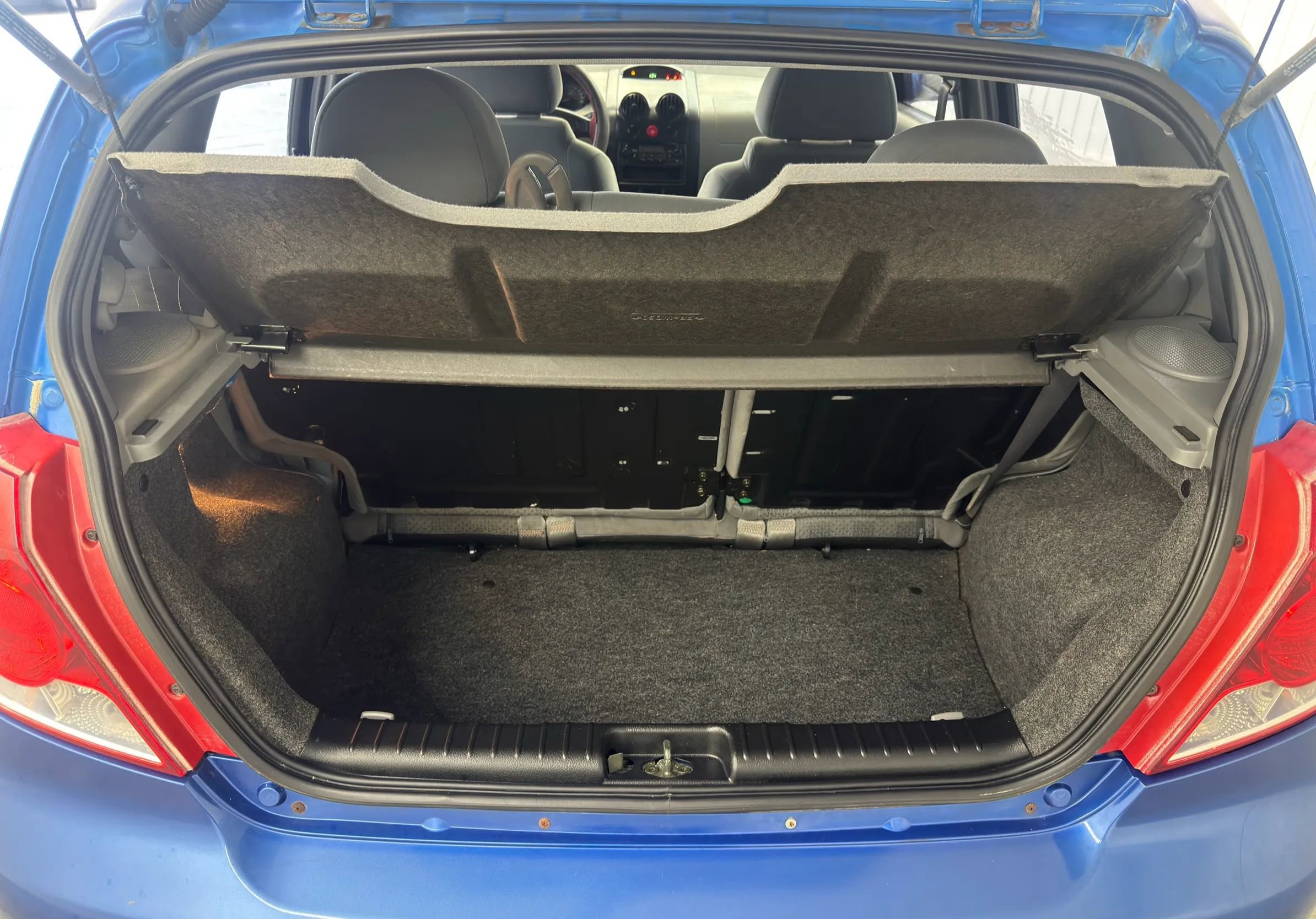 Used 2004 Chevrolet Aveo Hatchback image 13