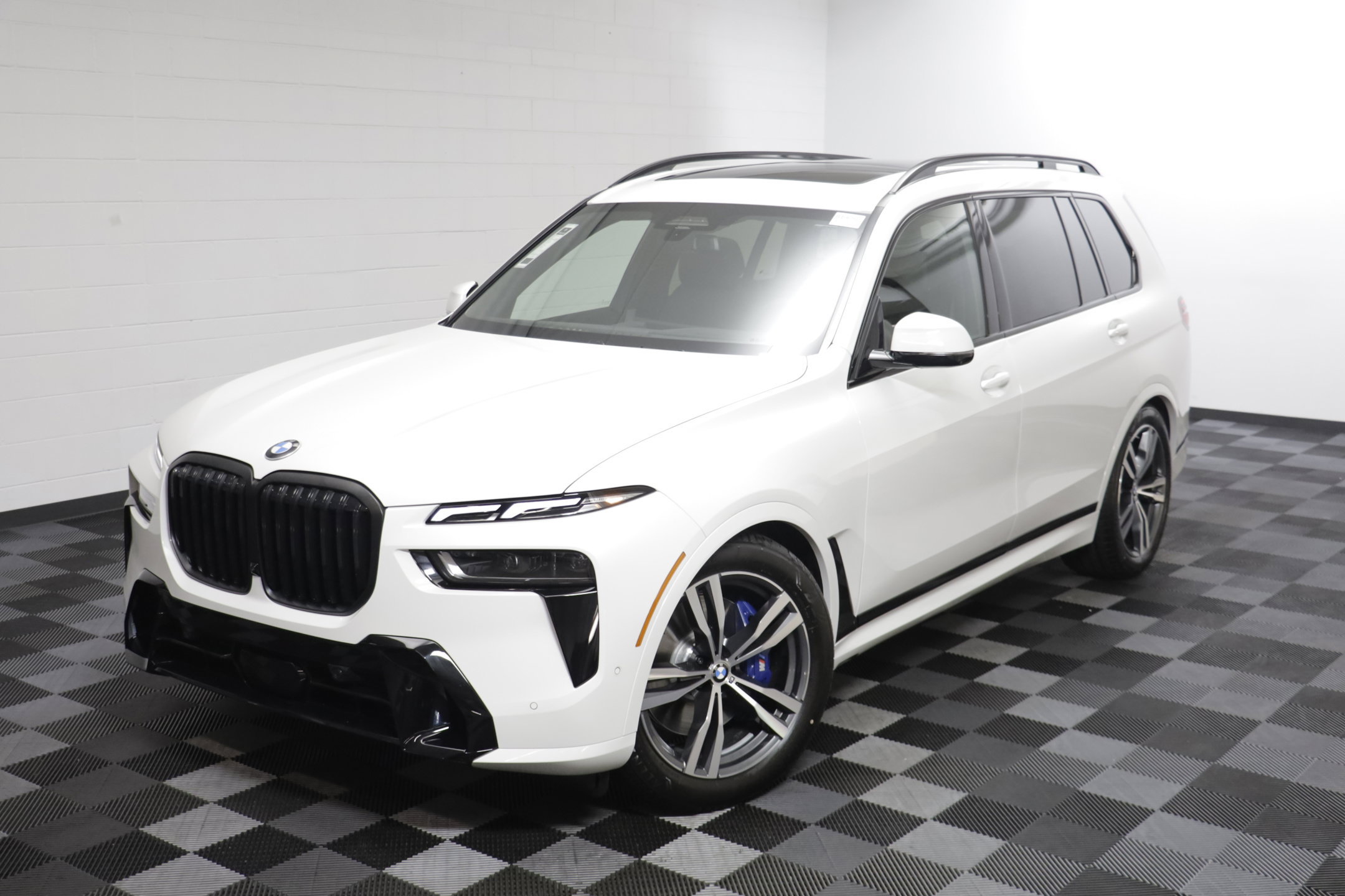 New 2027 BMW X7 xDrive40i w/ M Sport Package AWD/4WD image 2