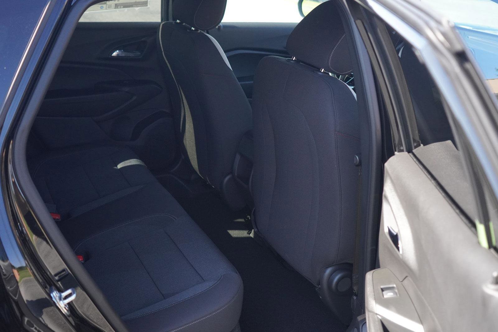 New 2026 Chevrolet Trax RS w/ Sunroof Package image 28