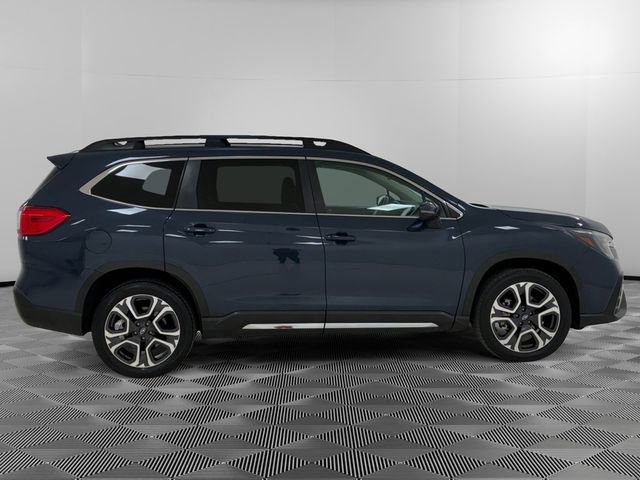 Used 2023 Subaru Ascent Limited image 2