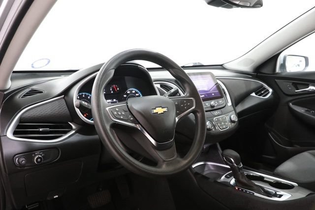Used 2025 Chevrolet Malibu LT FWD image 13