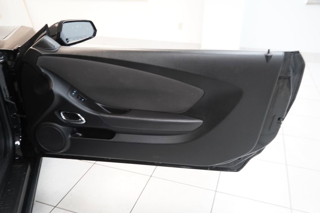 Used 2015 Chevrolet Camaro LT RWD image 19