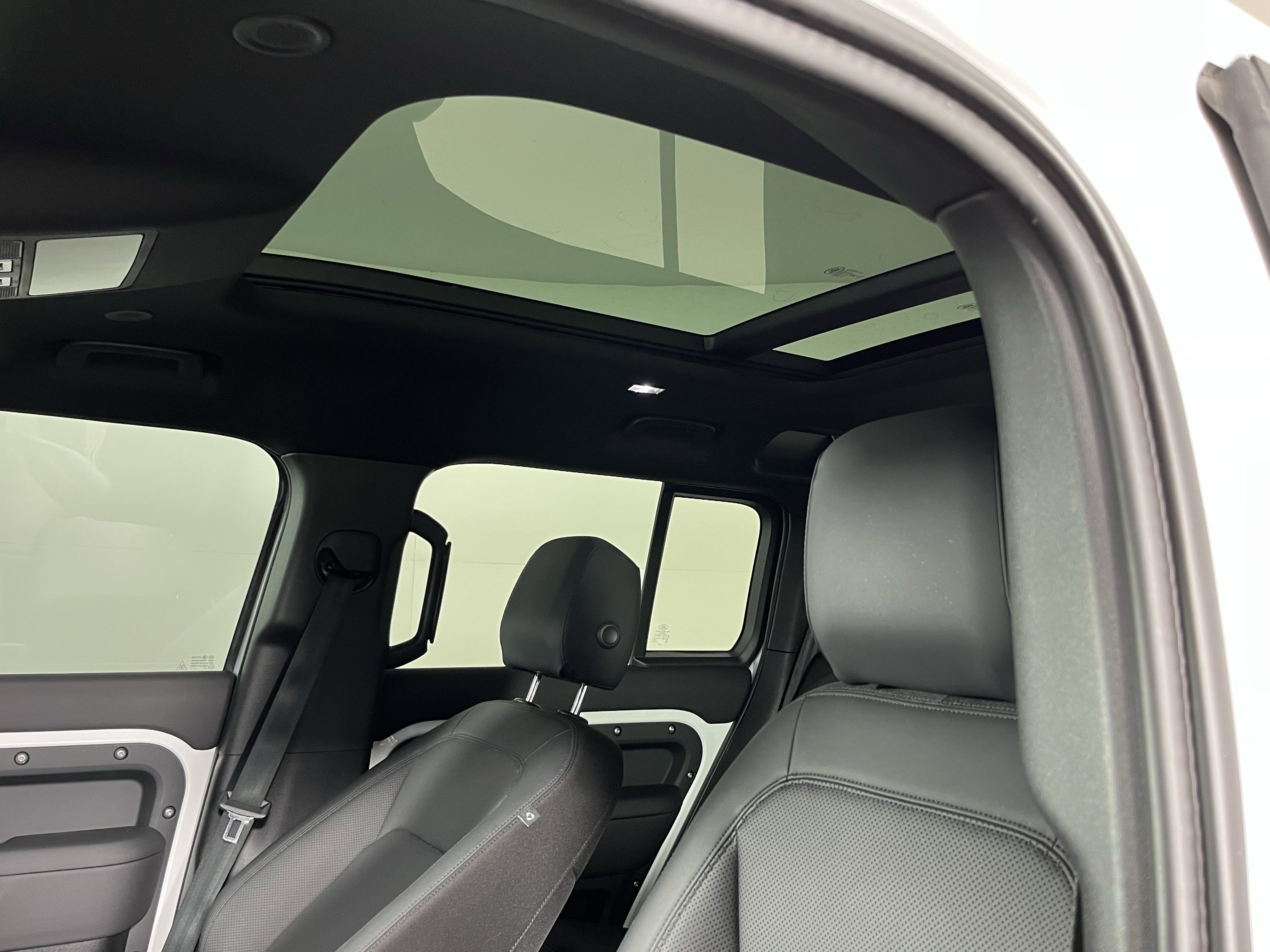 Used 2025 Land Rover Defender 110 S AWD/4WD image 18