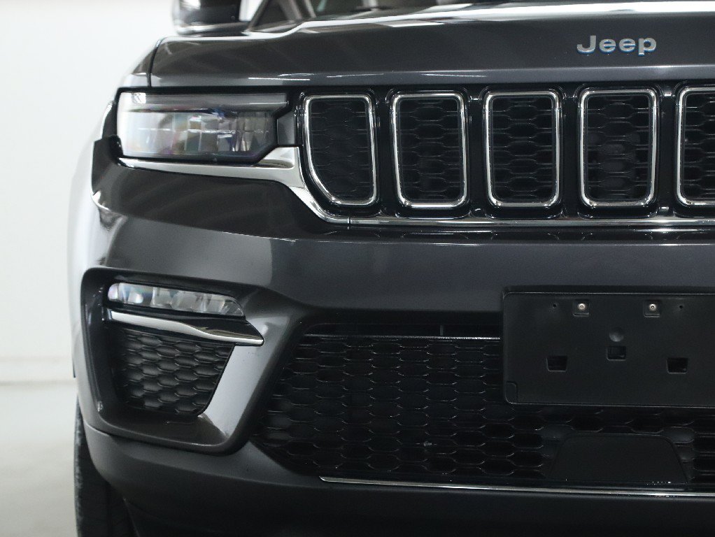 Used 2024 Jeep Grand Cherokee Limited 4xe AWD/4WD image 7