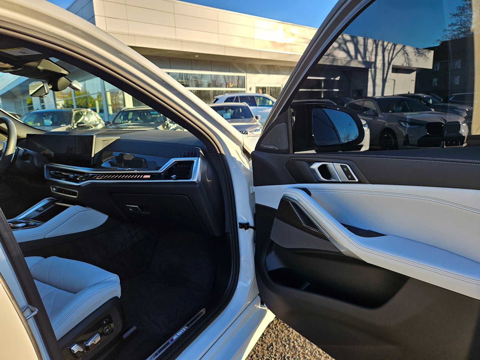 Used 2025 BMW X6 M60i image 14