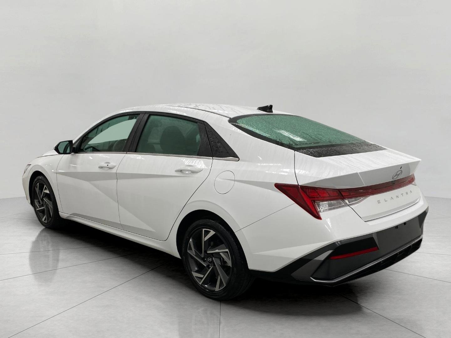 Used 2025 Hyundai Elantra SEL image 7