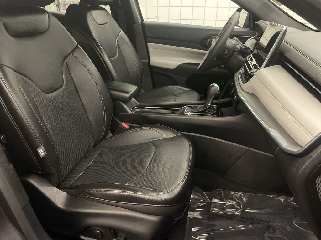 Used 2023 Jeep Compass Limited w/ Elite Group AWD/4WD image 21