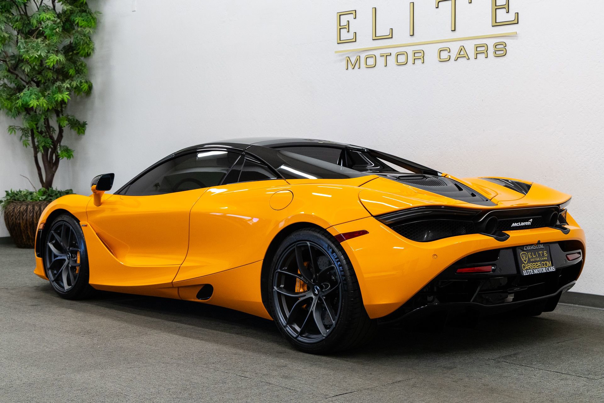 Used 2020 McLaren 720S Performance RWD image 23