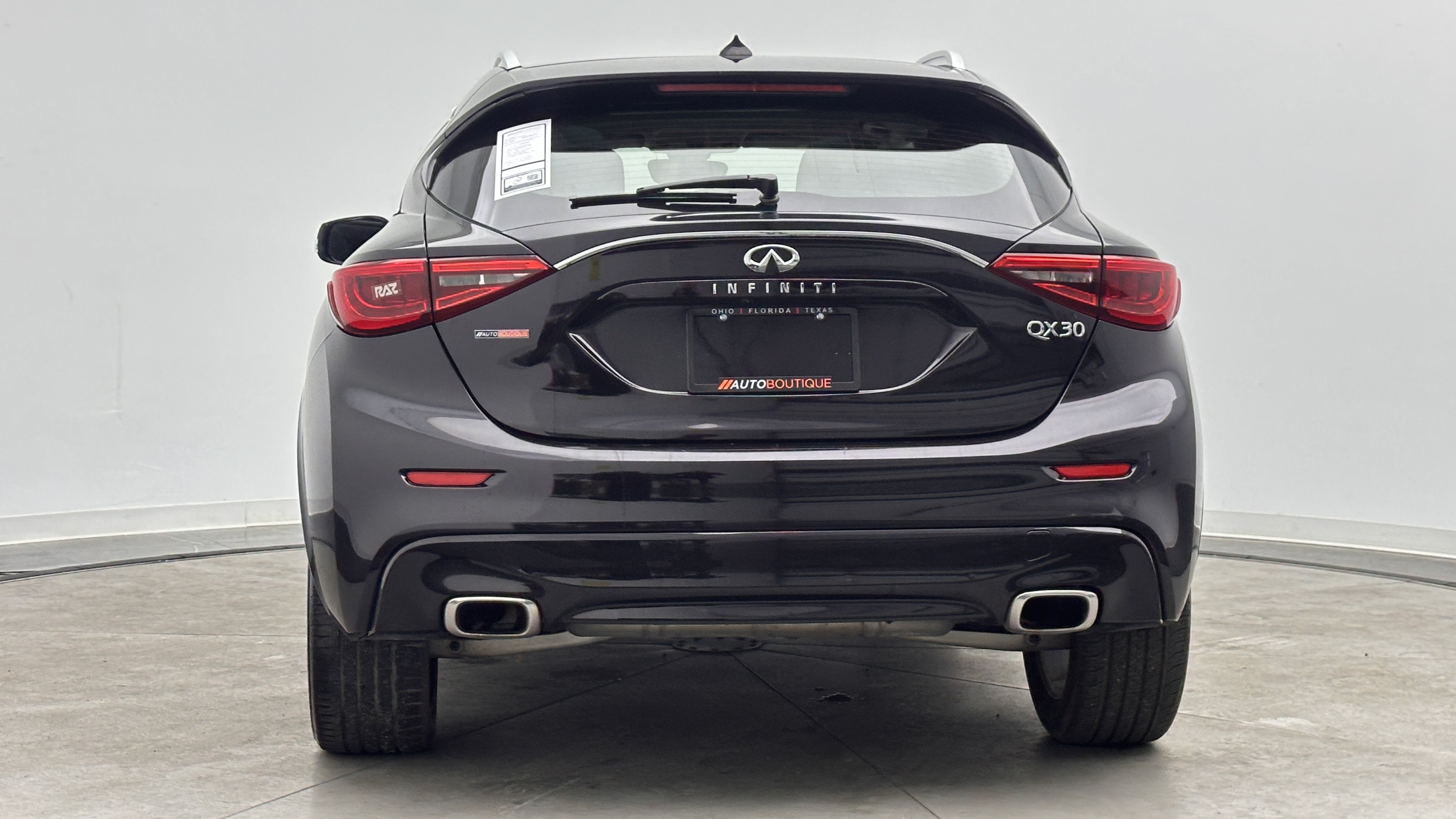 Used 2018 INFINITI QX30 Premium FWD image 7