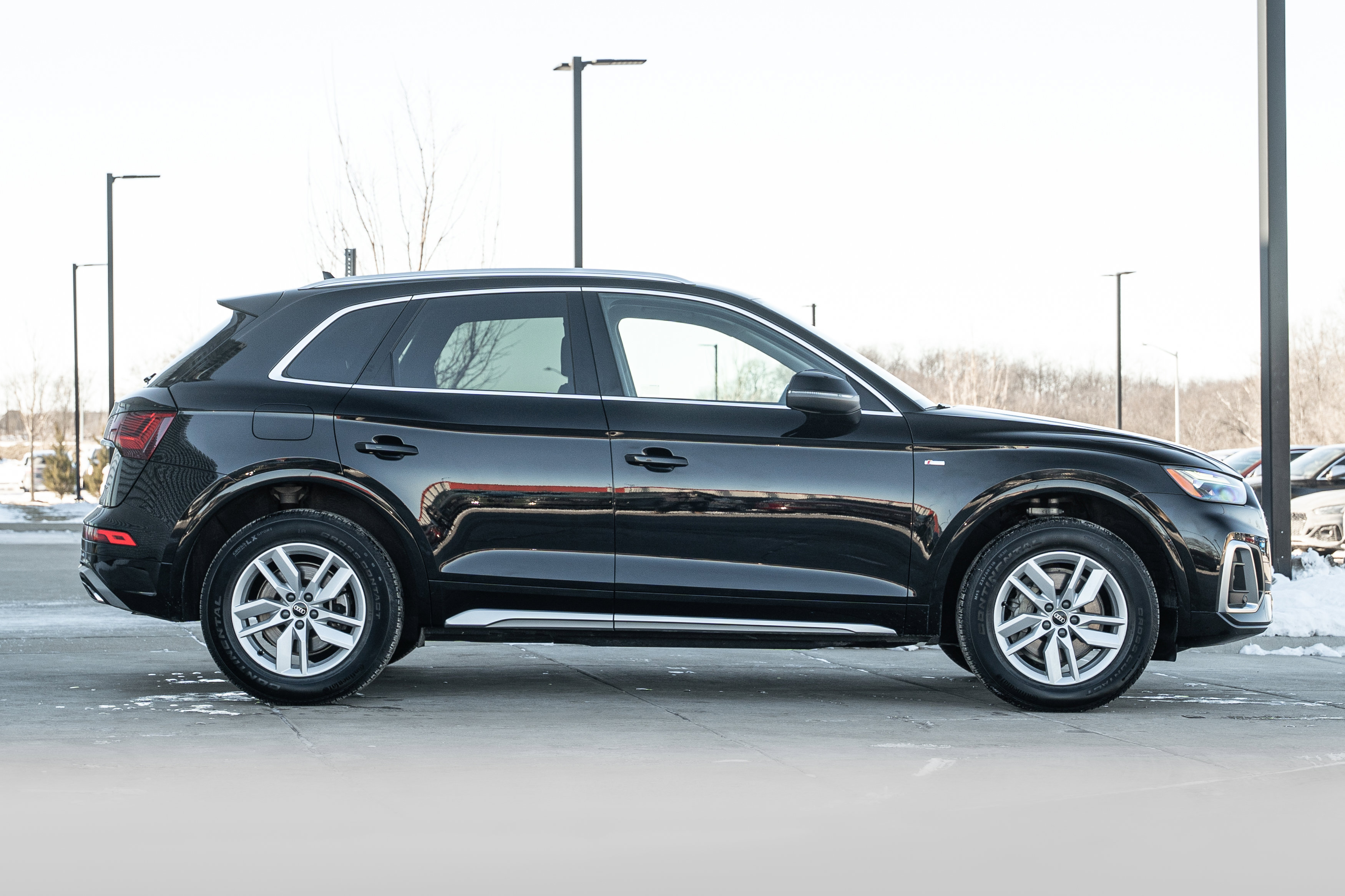 Certified 2023 Audi Q5 2.0T Premium w/ Convenience Package image 2