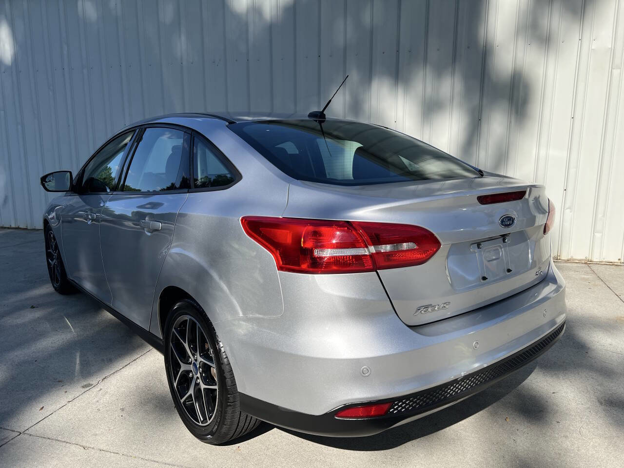 Used 2017 Ford Focus SEL w/ Cold Weather Package FWD image 5