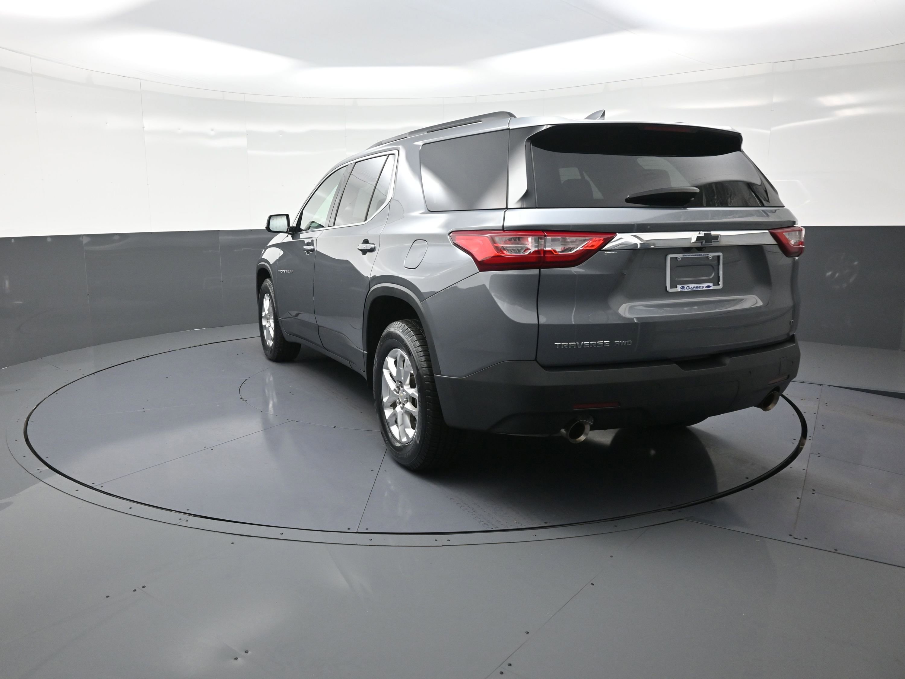 Used 2020 Chevrolet Traverse LT w/ LPO, Black Accent Package image 5