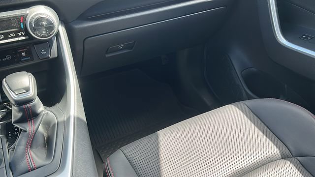 Used 2024 Toyota RAV4 XSE AWD/4WD image 18