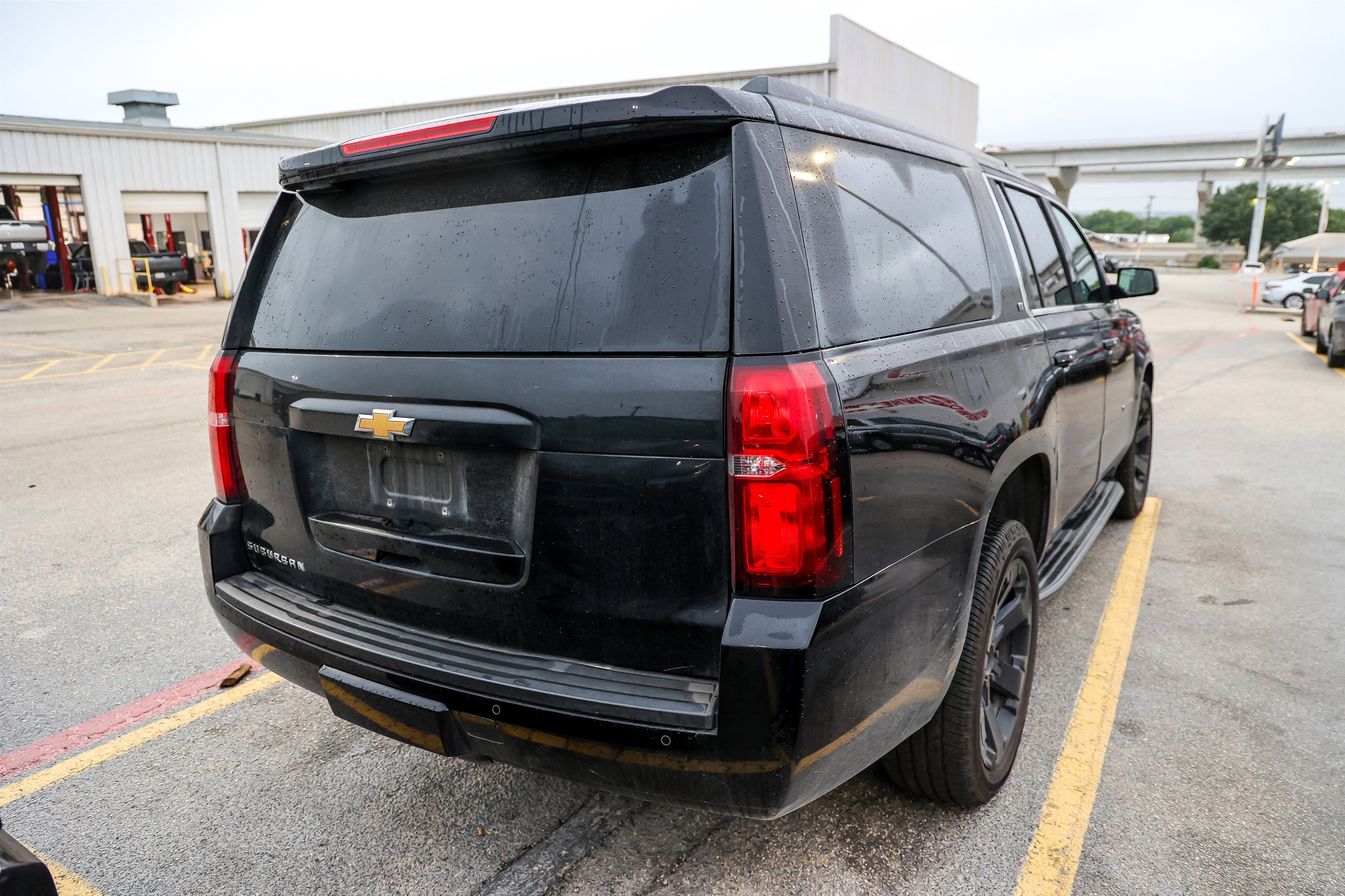 Used 2020 Chevrolet Suburban LT AWD/4WD image 8
