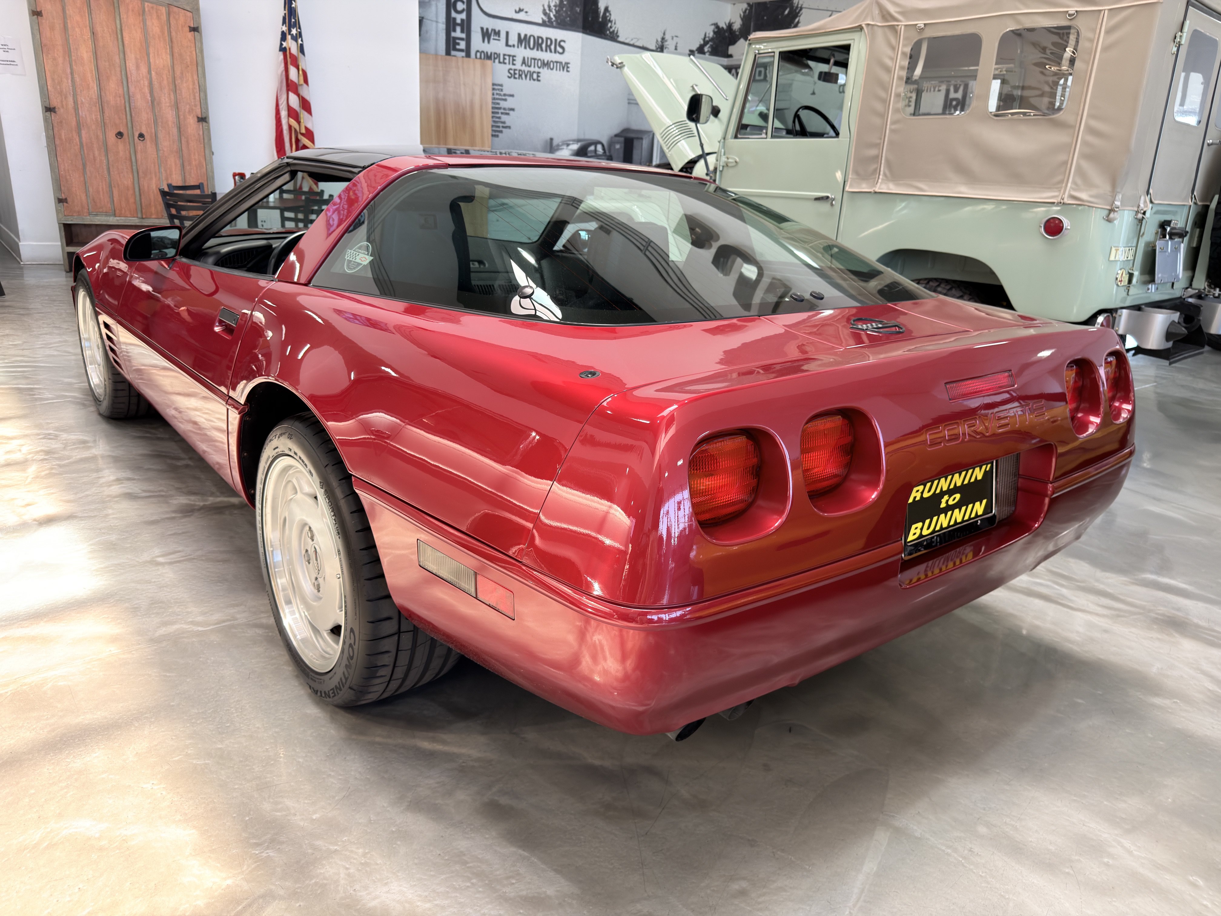 Used 1991 Chevrolet Corvette Coupe RWD image 6