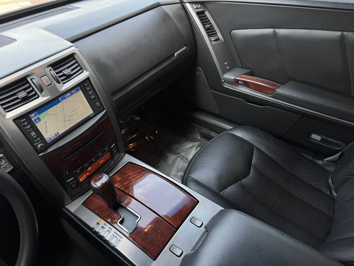 Used 2008 Cadillac XLR RWD image 17