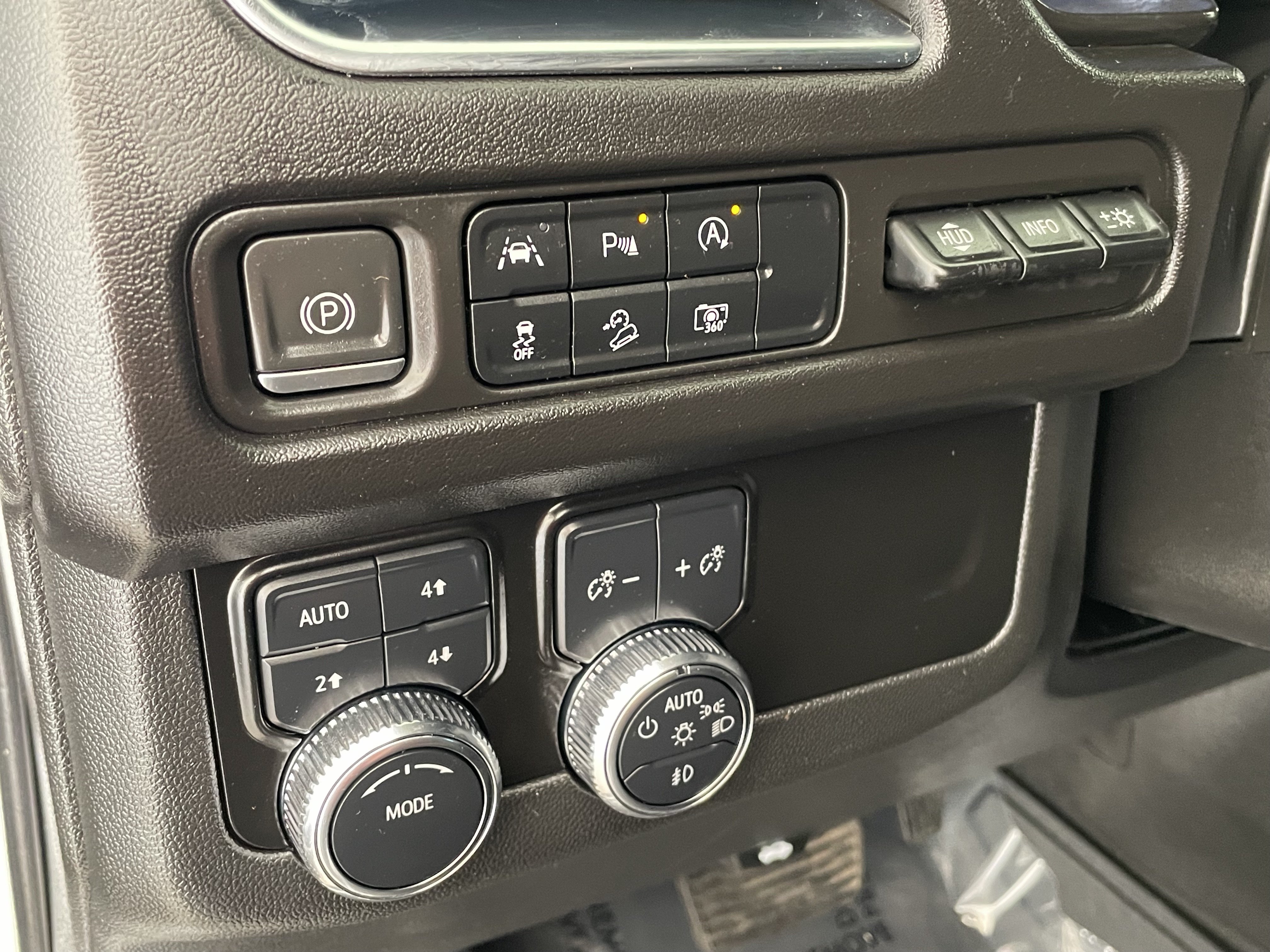 Certified 2024 GMC Yukon AT4 w/ Technology Package AWD/4WD image 42
