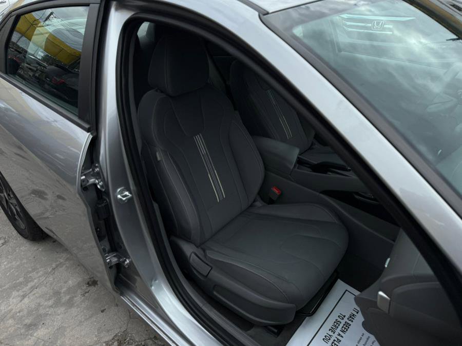 Used 2023 Hyundai Elantra SEL image 8