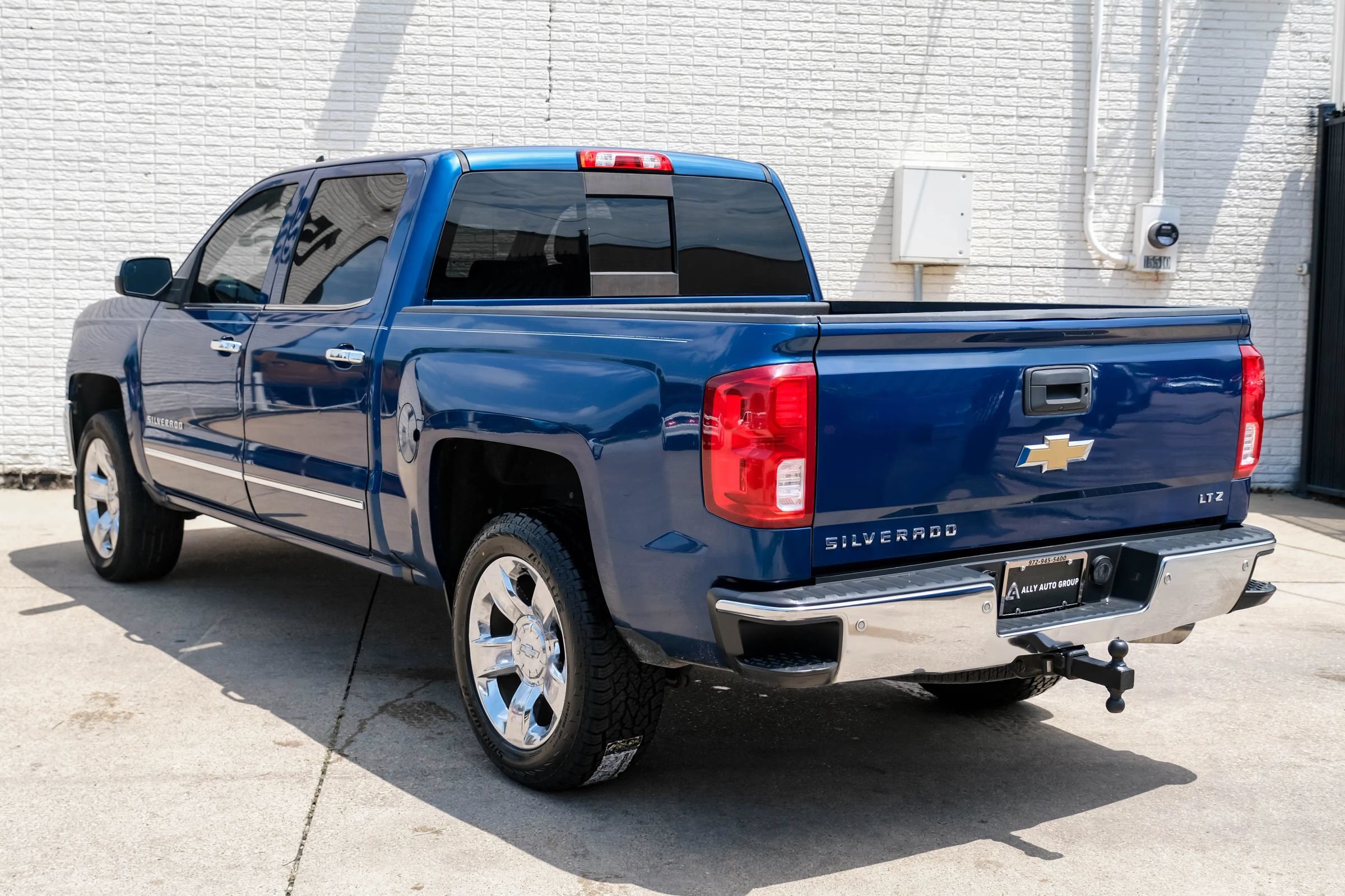 Used 2017 Chevrolet Silverado 1500 LTZ w/ Sport Package RWD image 9