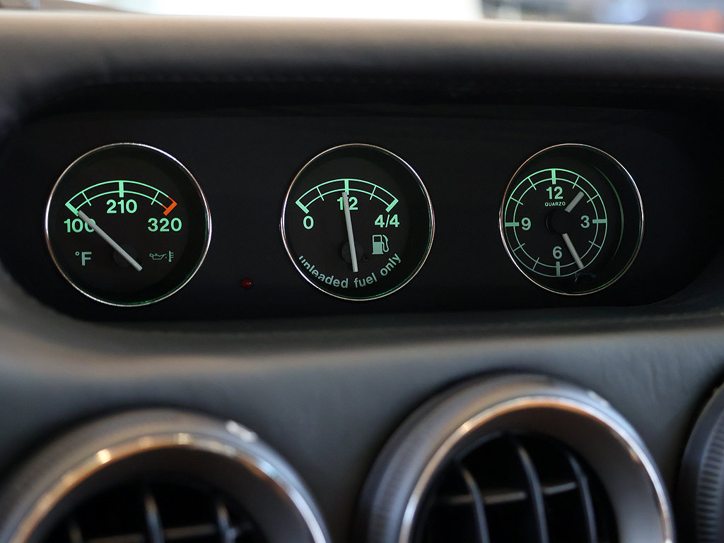 Used 2000 Ferrari 550 Maranello Coupe RWD image 94