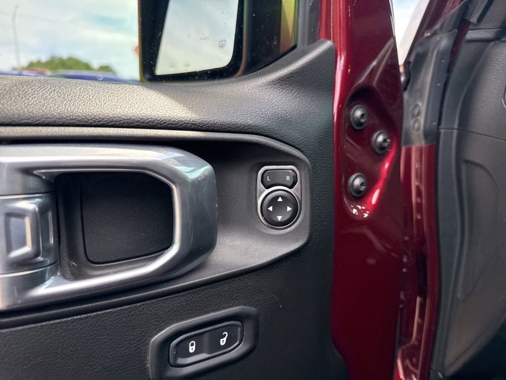 Used 2022 Jeep Gladiator Rubicon w/ Cold Weather Group AWD/4WD image 13