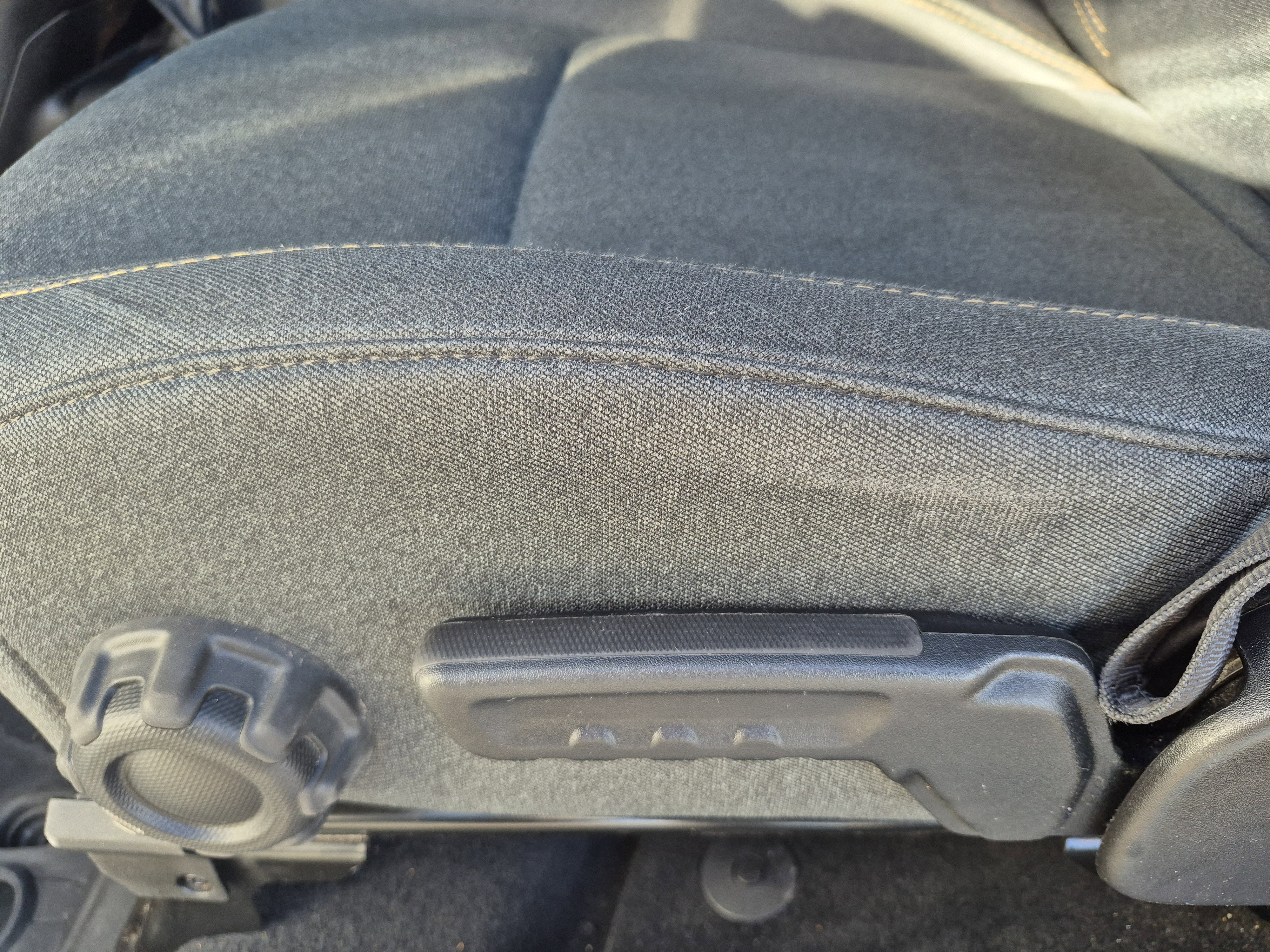 Used 2024 Jeep Wrangler Sport S image 27