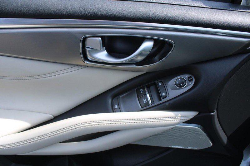Used 2019 INFINITI Q60 3.0t Luxe image 9