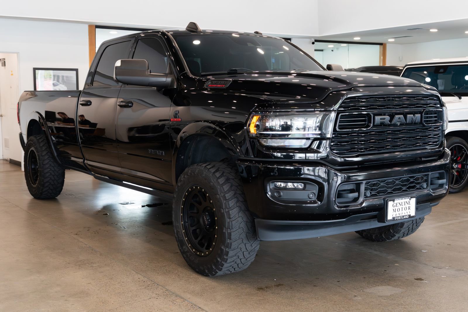 Used 2021 RAM 3500 Limited AWD/4WD image 3
