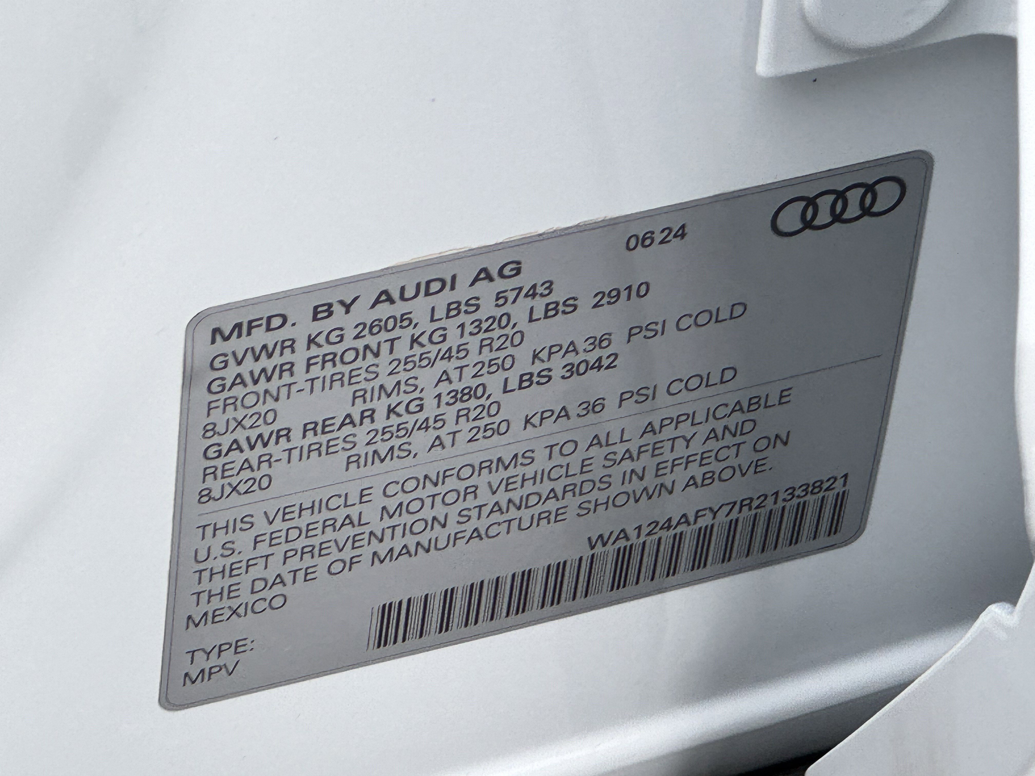 Used 2024 Audi SQ5 Premium Plus w/ Premium Plus Package image 41