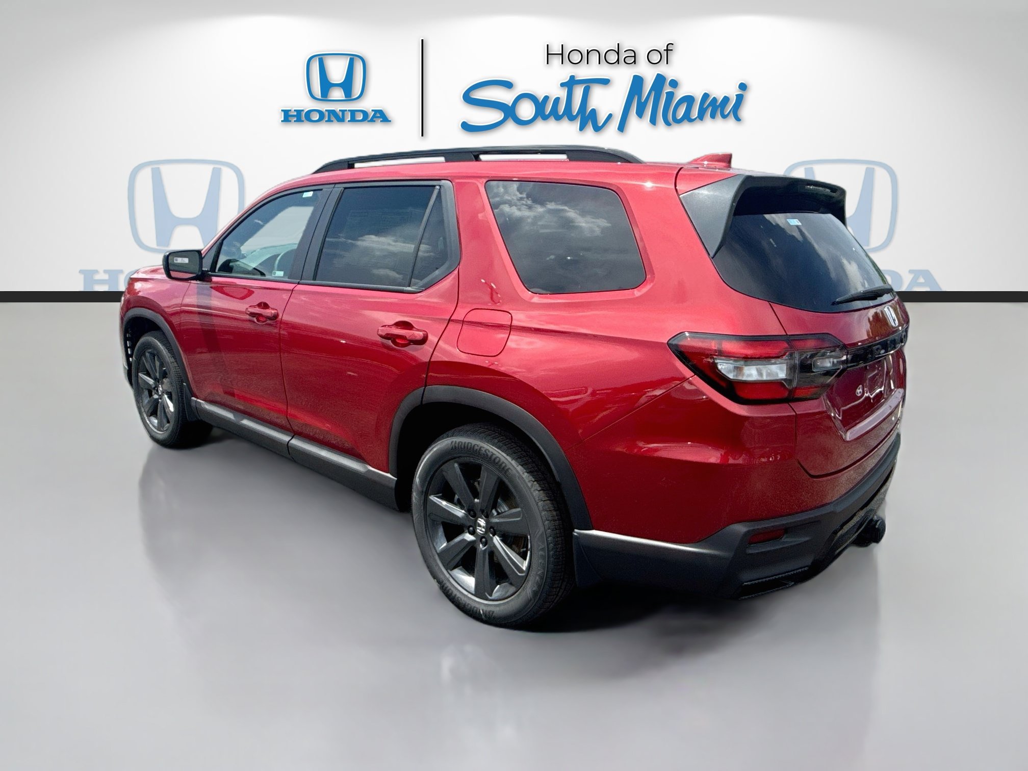 New 2026 Honda Pilot Sport image 5