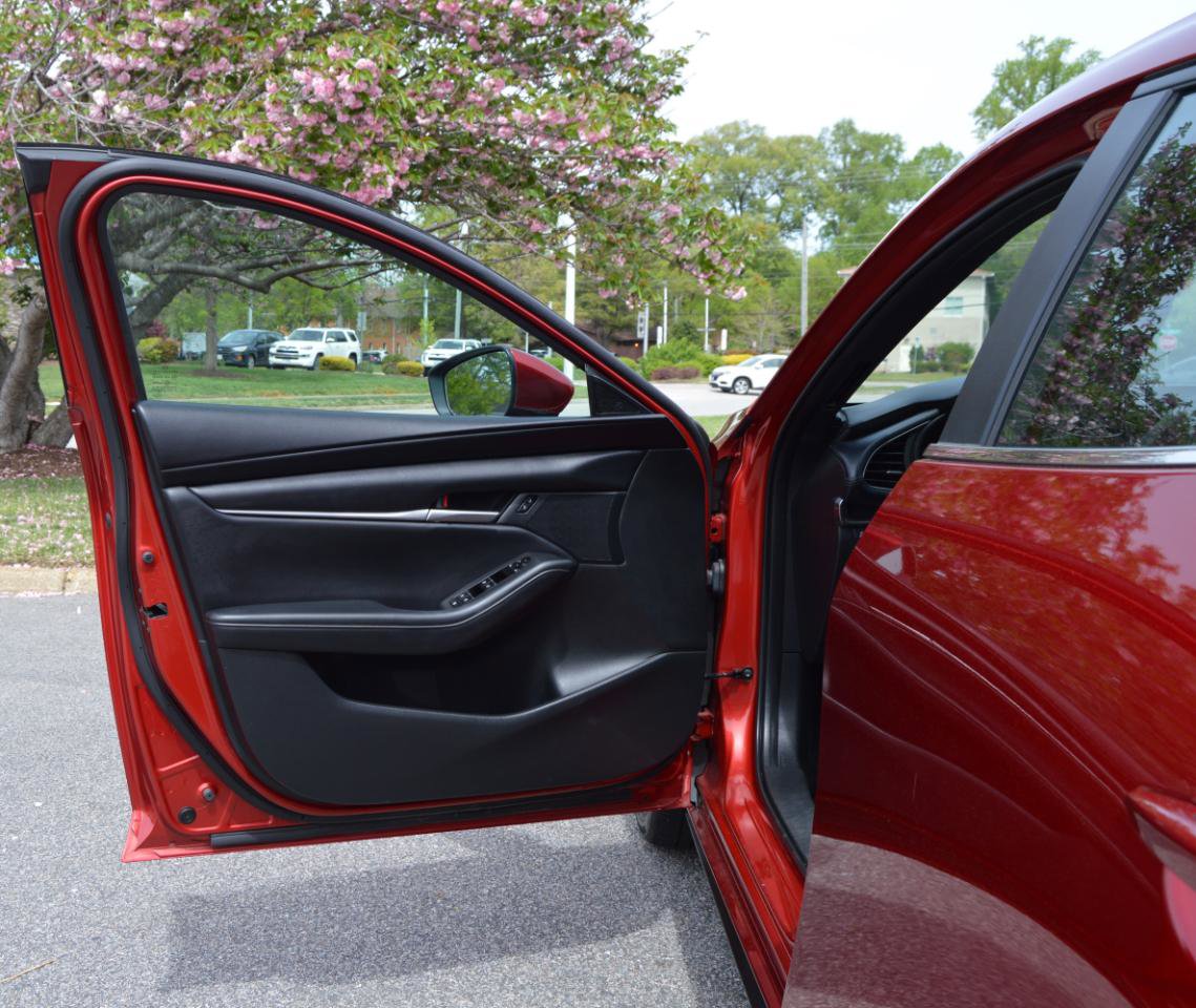 Used 2023 MAZDA MAZDA3 s FWD image 13