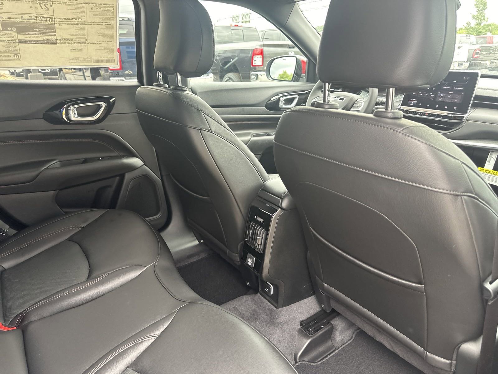 Used 2023 Jeep Compass Limited image 25