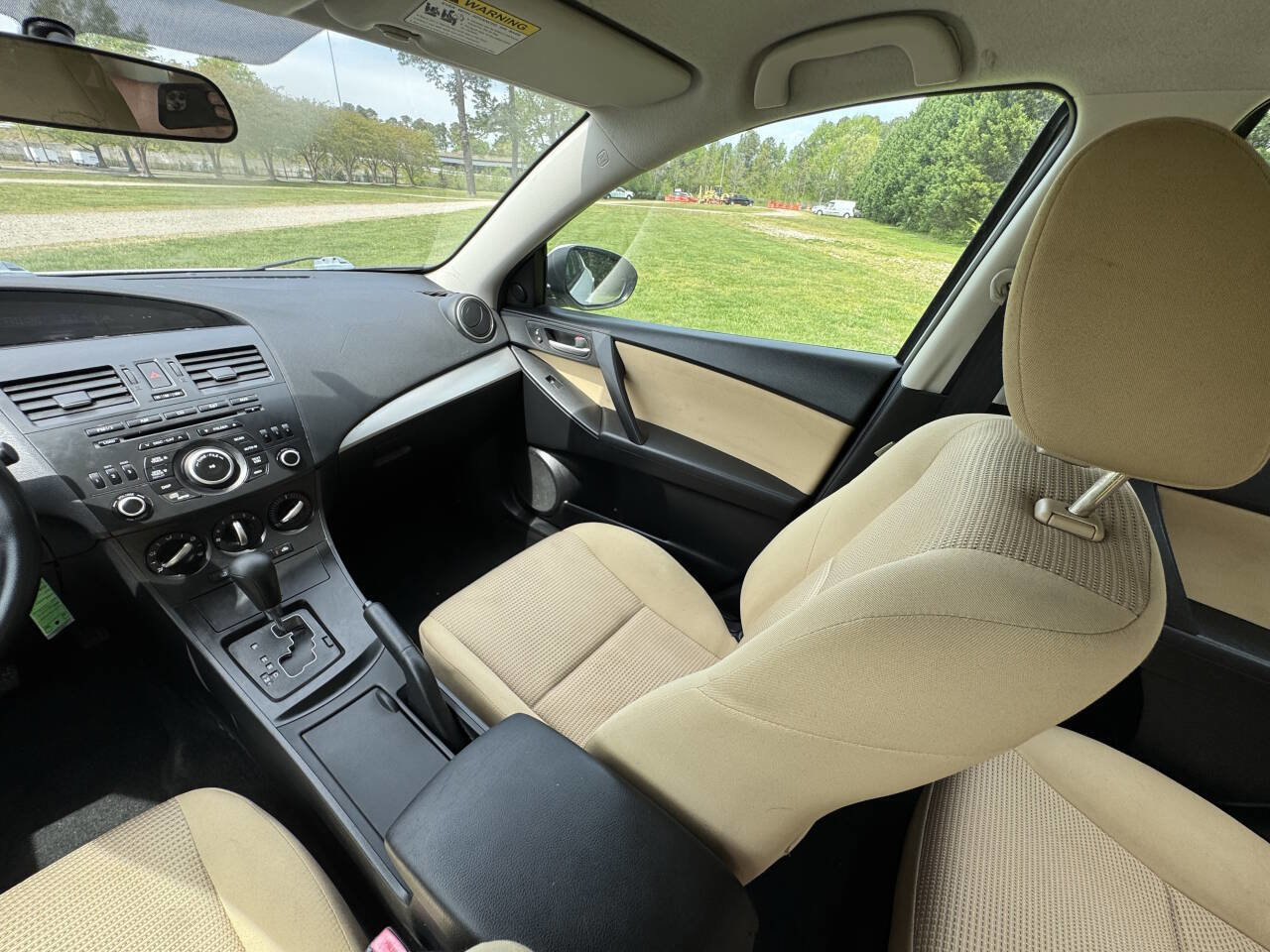 Used 2012 MAZDA MAZDA3 i Touring FWD image 17