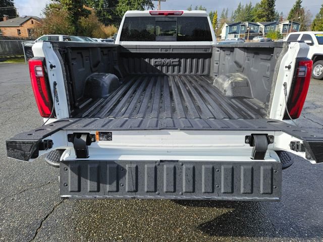Used 2025 GMC Sierra 3500 Denali AWD/4WD image 13
