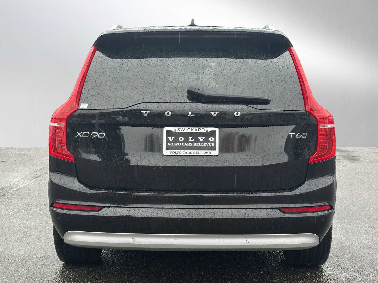 Certified 2022 Volvo XC90 T6 Momentum w/ Advanced Package image 4