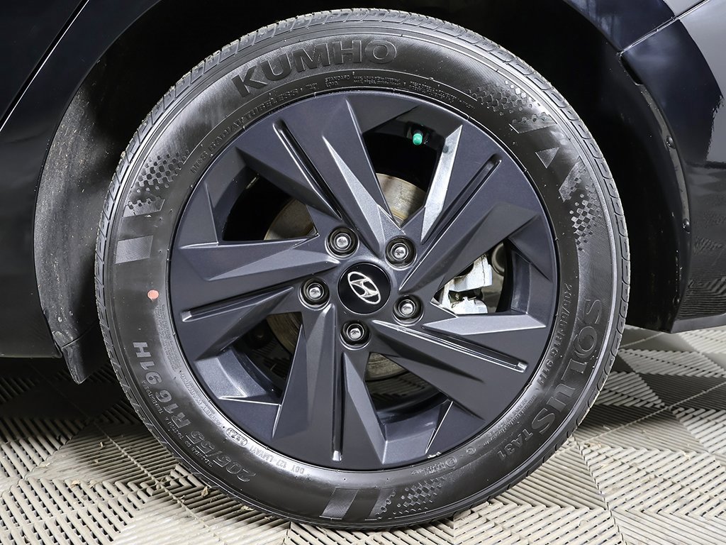 Used 2023 Hyundai Elantra Blue image 17