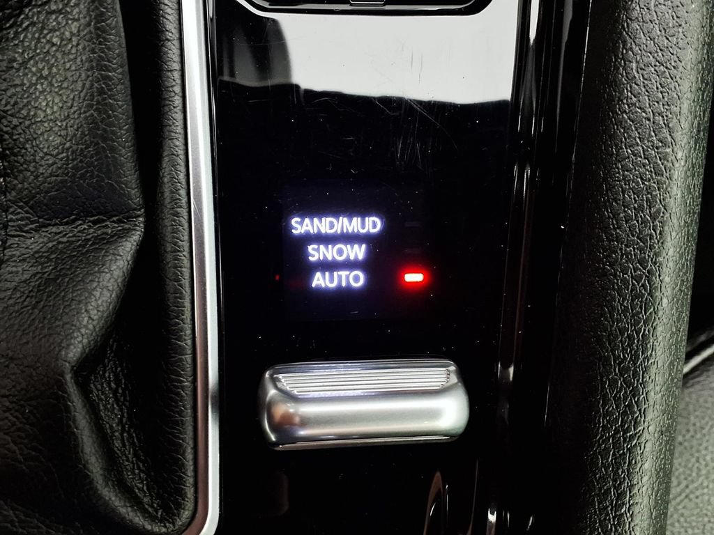 Used 2025 Jeep Compass Limited AWD/4WD image 22