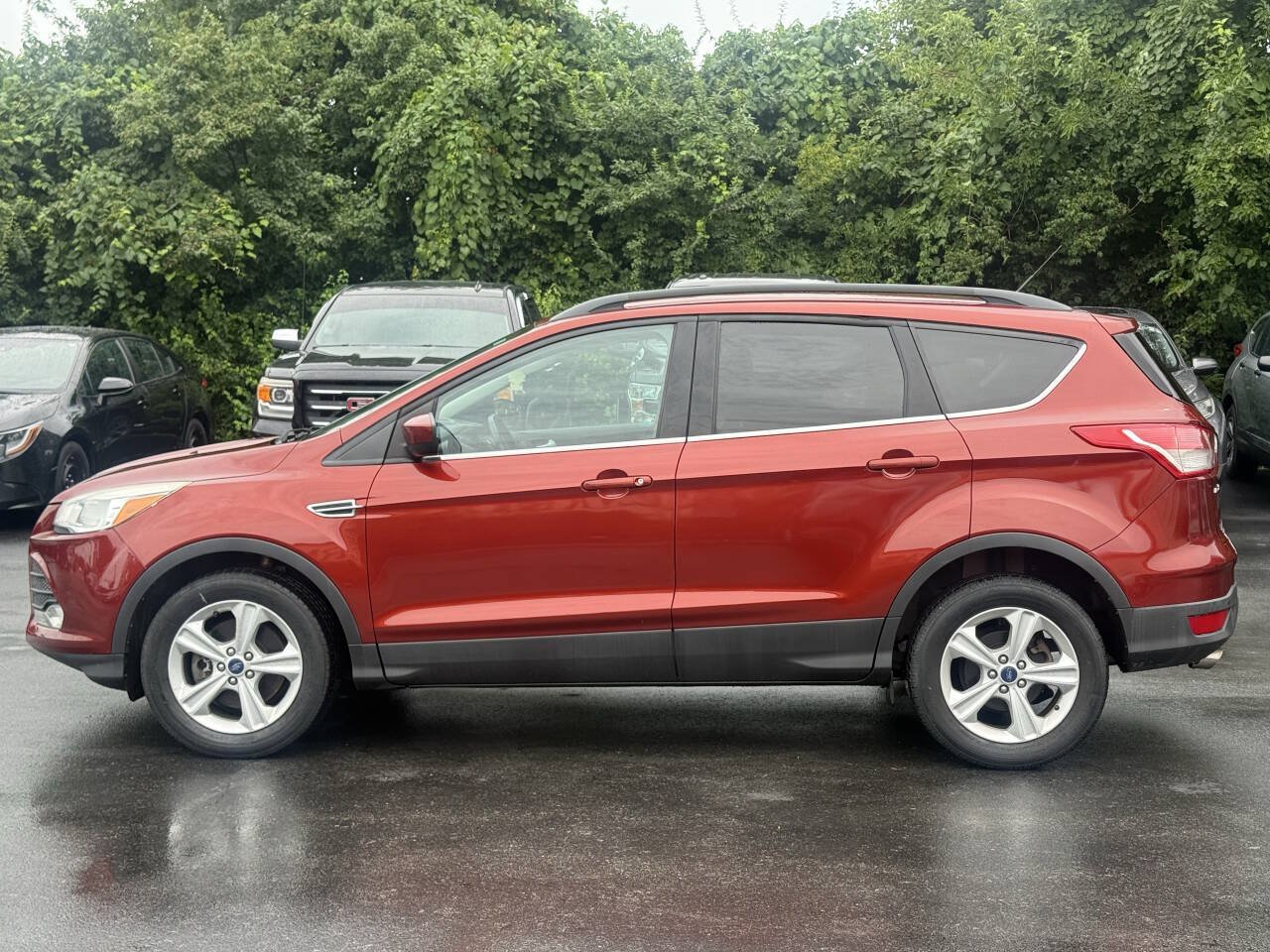 Used 2015 Ford Escape SE w/ Equipment Group 201A AWD/4WD image 2